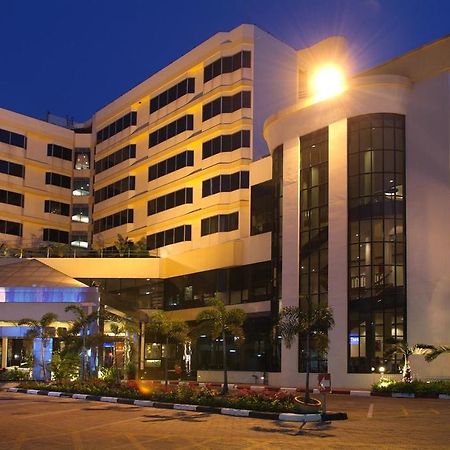 Chon Inter Hotel Chonburi Exteriör bild