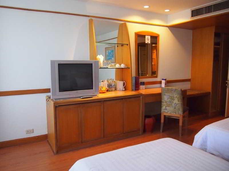 Chon Inter Hotel Chonburi Exteriör bild