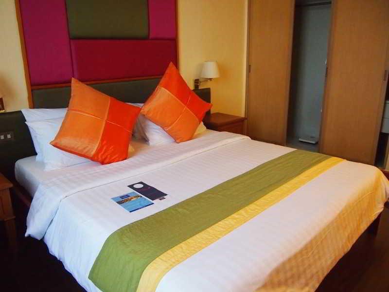 Chon Inter Hotel Chonburi Exteriör bild