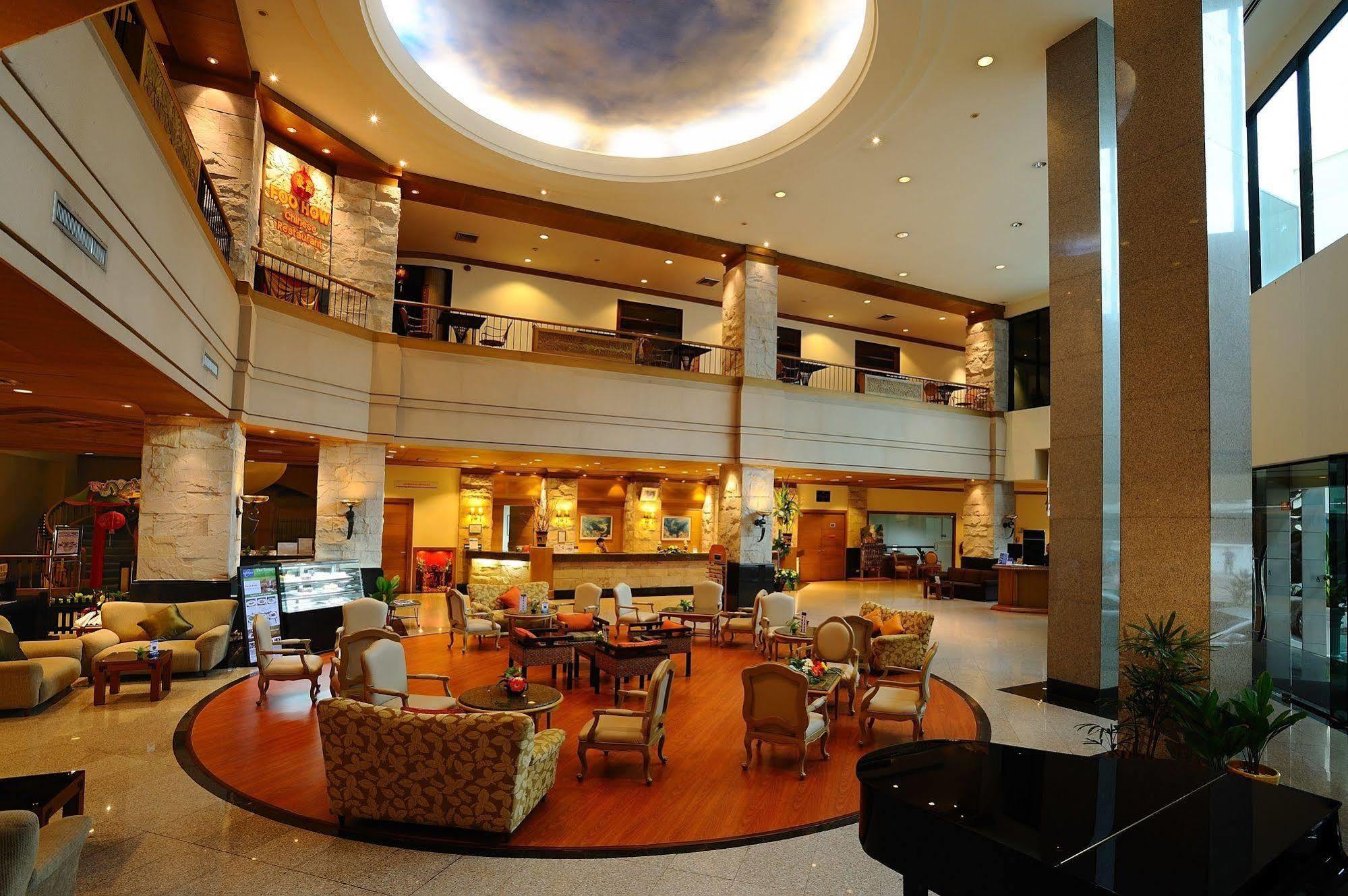 Chon Inter Hotel Chonburi Exteriör bild