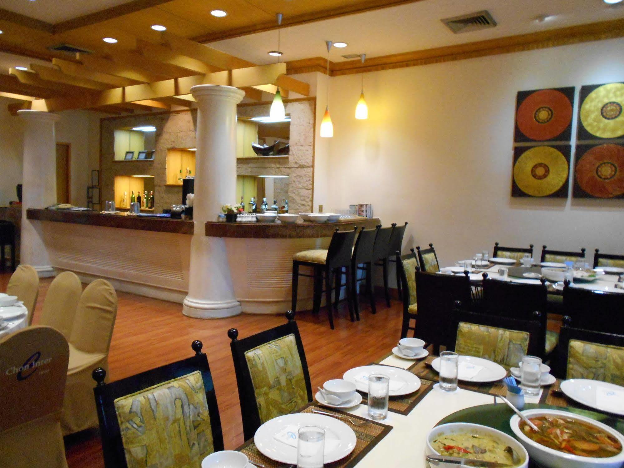 Chon Inter Hotel Chonburi Exteriör bild