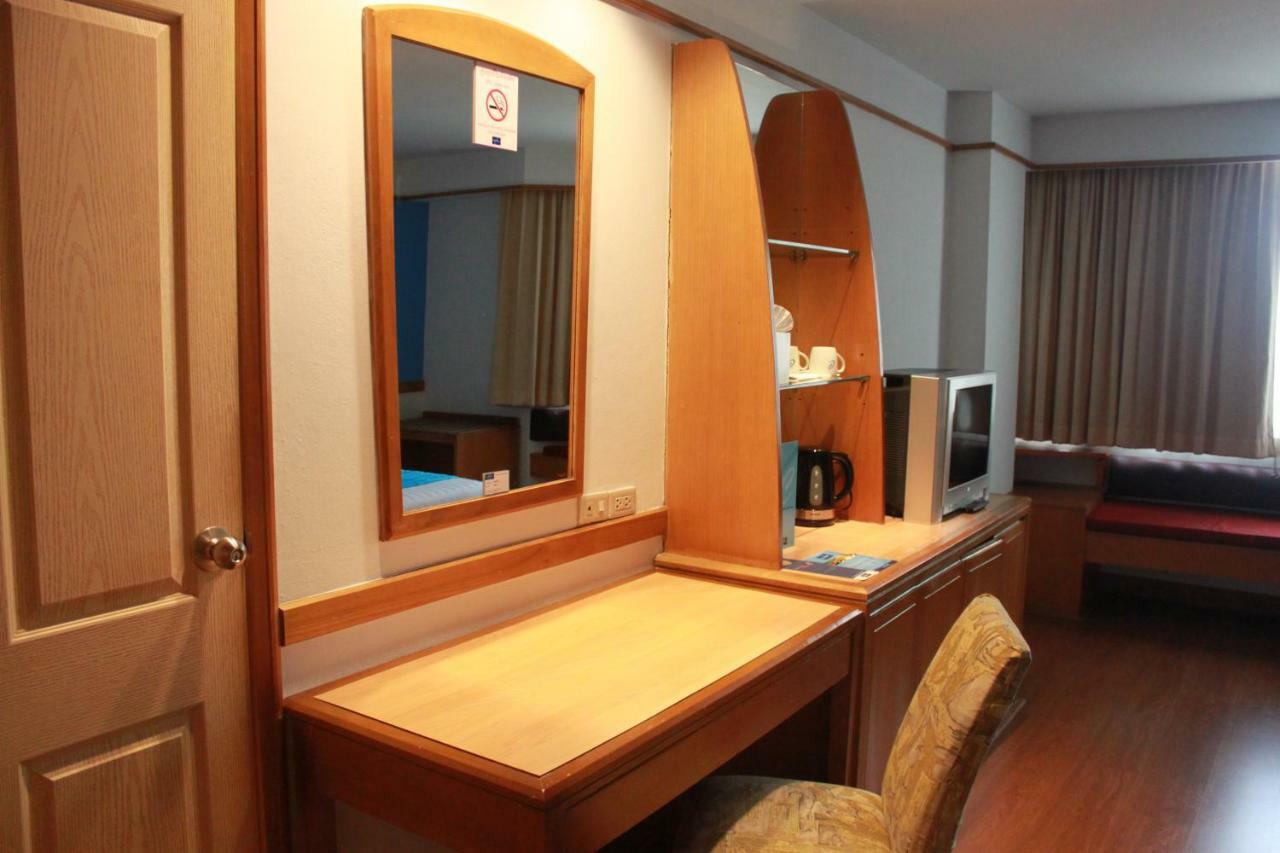 Chon Inter Hotel Chonburi Exteriör bild