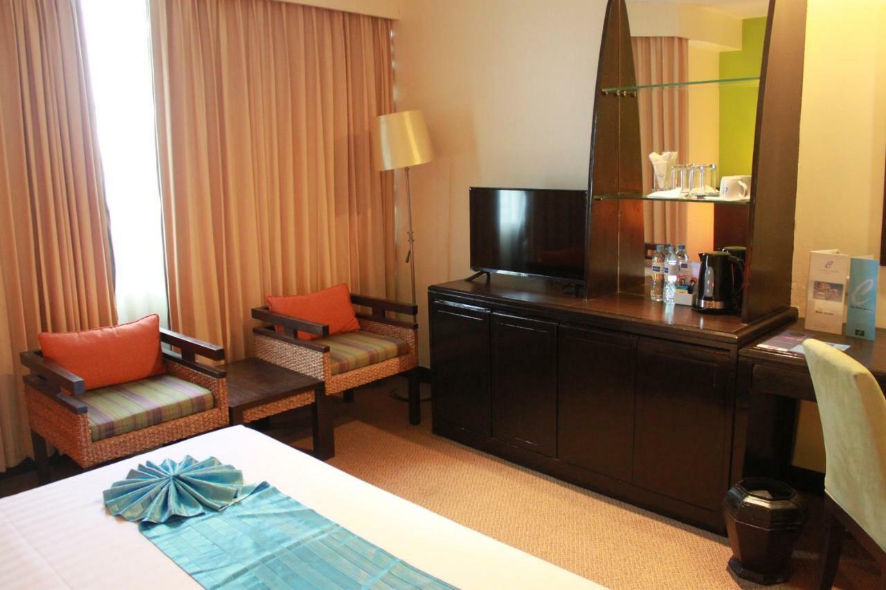 Chon Inter Hotel Chonburi Exteriör bild